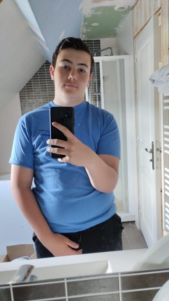 Profil de Ata, 29 ans, Telegram gay à Mitlödi (Glaris)