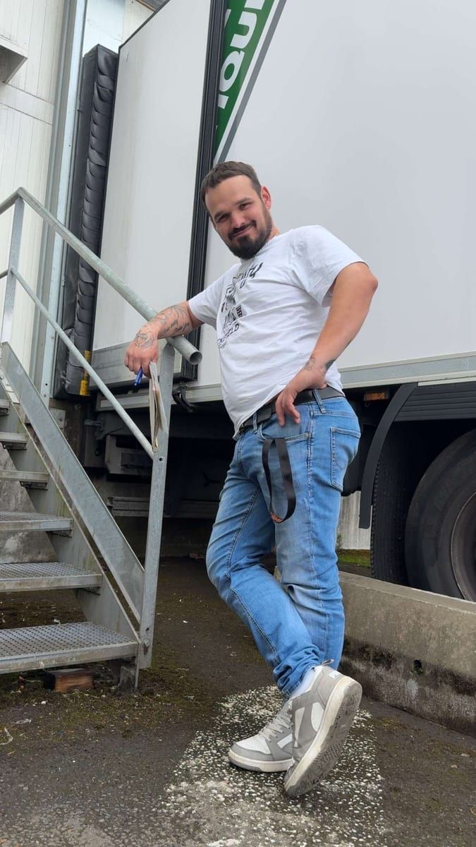 Jillali - Telegram gay à Rigi Kaltbad Profil de Jillali, 44 ans, Telegram gay à Rigi Kaltbad (Lucerne)