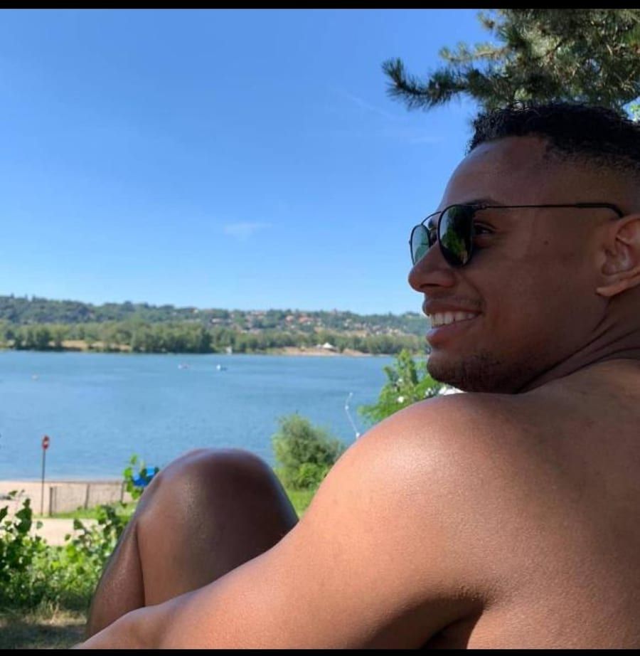 Yoshua - Telegram gay à Wienacht-Tobel Profil de Yoshua, 28 ans, Telegram gay à Wienacht-Tobel (Appenzell Rhodes-Extérieures)