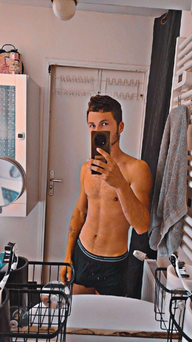Ulric - Telegram gay à Sörenberg Profil de Ulric, 26 ans, Telegram gay à Sörenberg (Lucerne)
