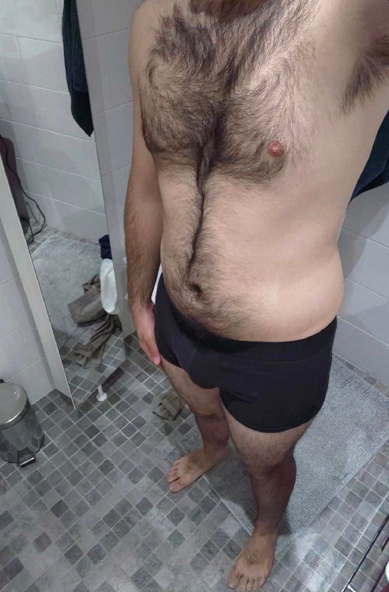 Profil de Elmedin, 27 ans, Telegram gay à Prosito (Tessin)