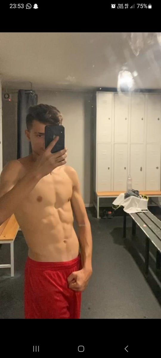 Bulut - Telegram gay à Andwil TG Profil de Bulut, 37 ans, Telegram gay à Andwil TG (Thurgovie)