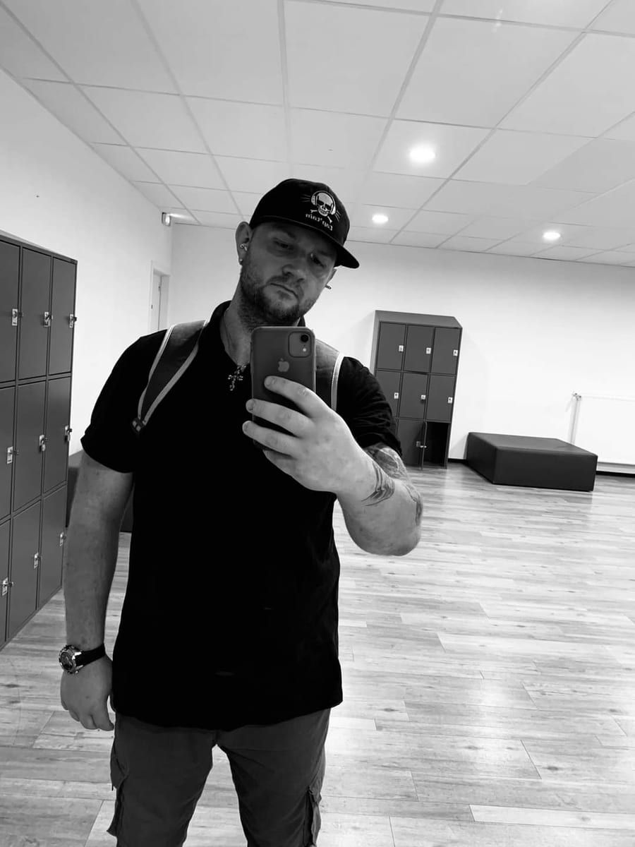 Profil de Folco, 37 ans, Telegram gay à Cuarnens (Vaud)