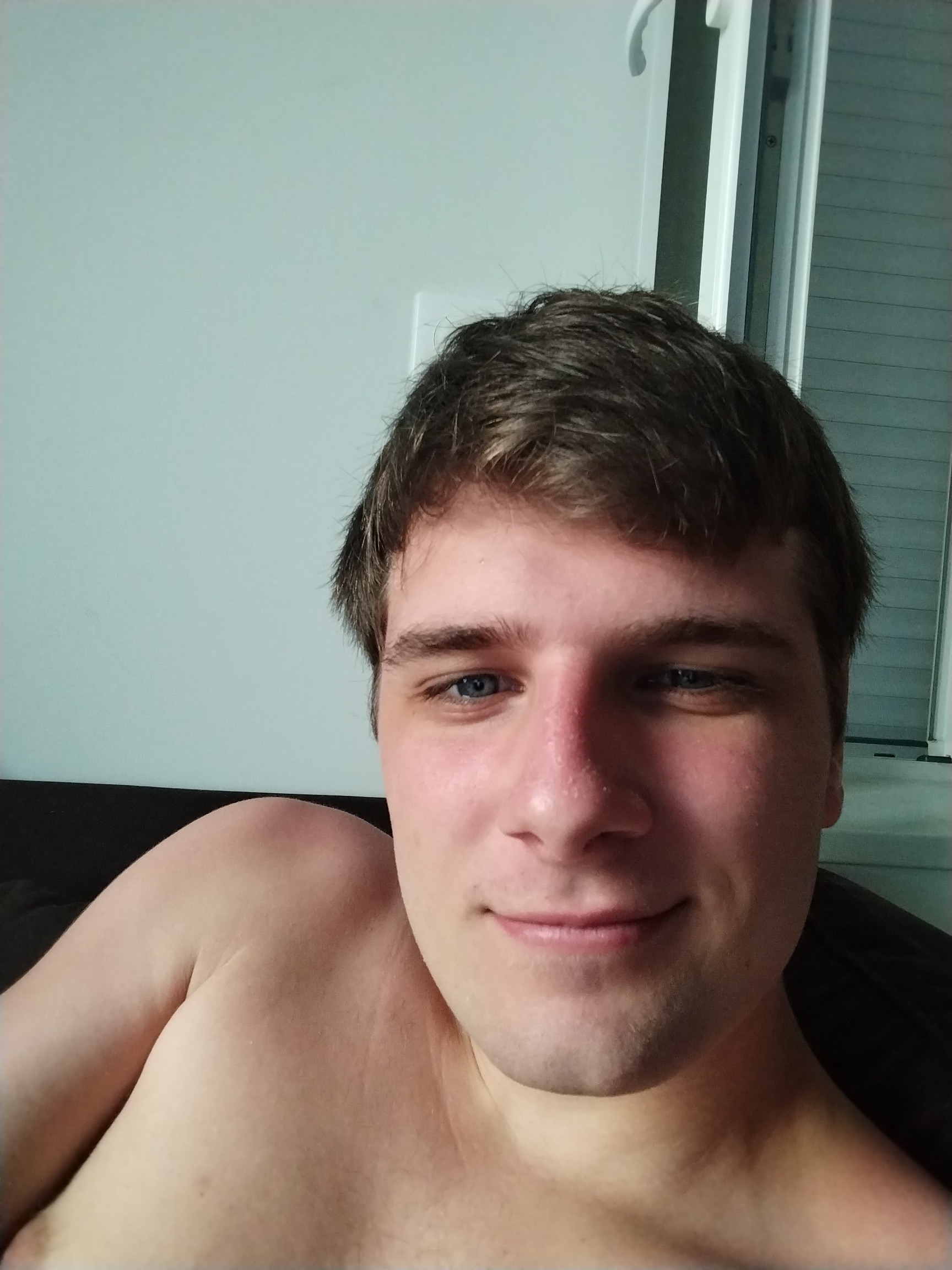 Profil de Jean-raymond, 22 ans, Telegram gay à Riehen (Bâle-Ville)