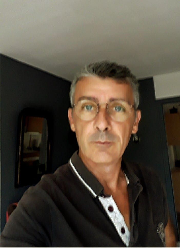 Fetah - Telegram gay à Uttwil Profil de Fetah, 31 ans, Telegram gay à Uttwil (Thurgovie)