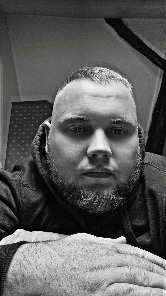 Profil de Socrate, 30 ans, Telegram gay à Flüeli-Ranft (Obwald)