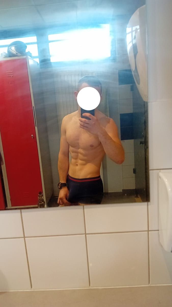 Joad - Telegram gay à St-Cierges Profil de Joad, 22 ans, Telegram gay à St-Cierges (Vaud)