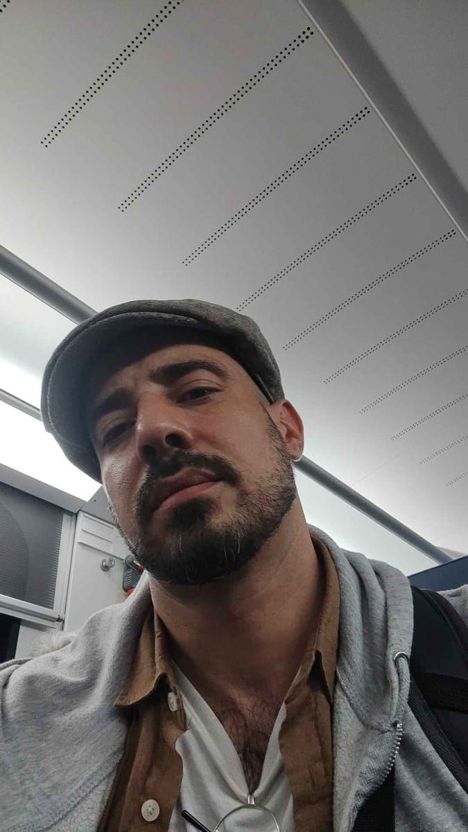 Anges - Telegram gay à Uttwil Profil de Anges, 34 ans, Telegram gay à Uttwil (Thurgovie)