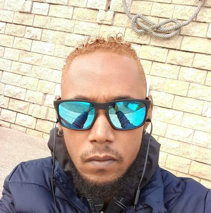 Riyad - Telegram gay à Zwingen Profil de Riyad, 31 ans, Telegram gay à Zwingen (Bâle-Campagne)