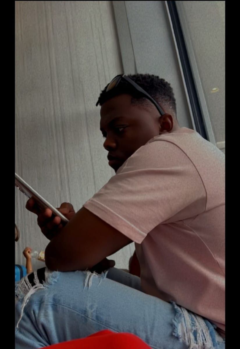 Profil de Hoan, 23 ans, Telegram gay à Tschugg (Berne)
