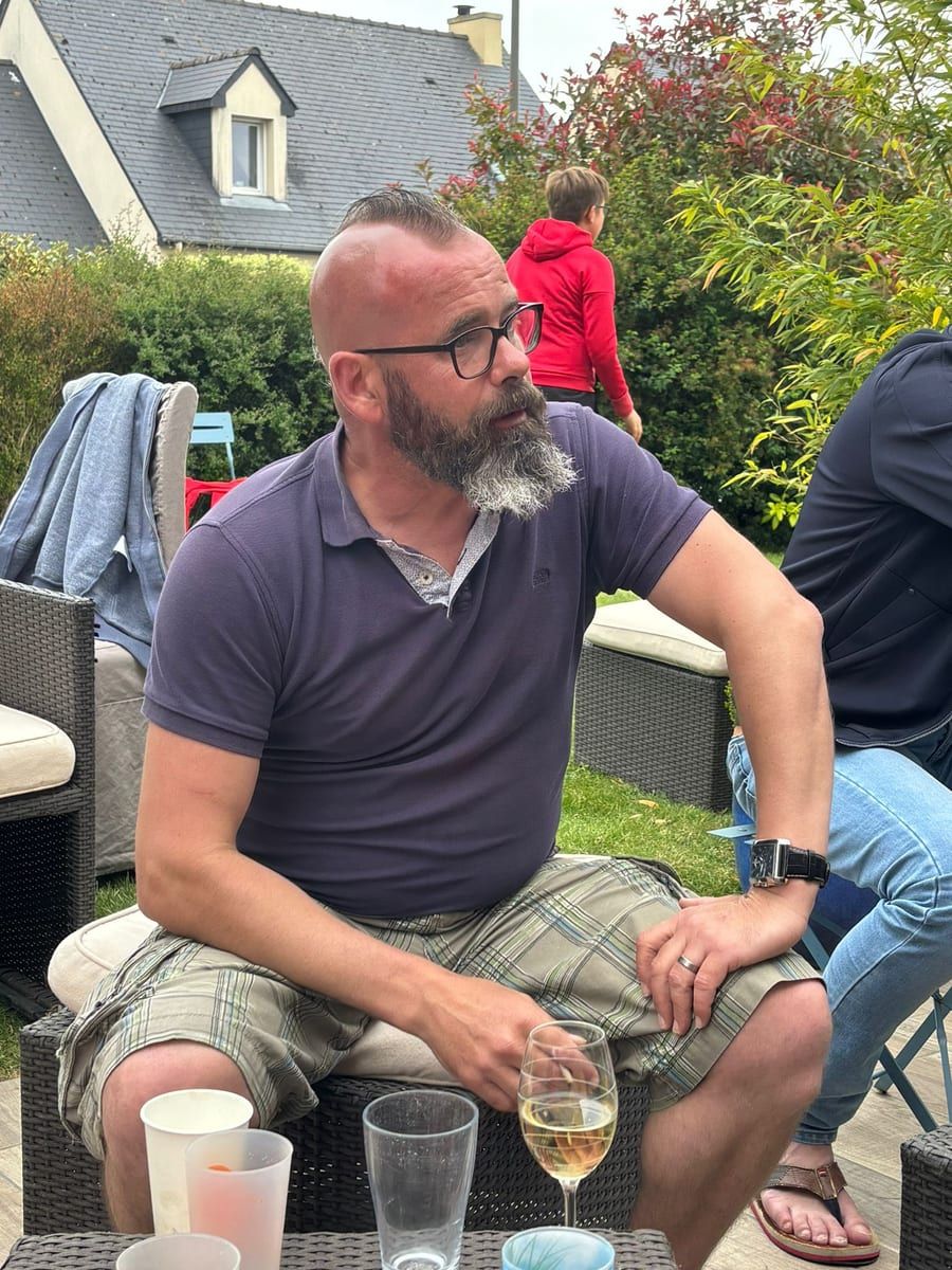 Youssaf - Telegram gay à Veyrier Profil de Youssaf, 45 ans, Telegram gay à Veyrier (Genève)