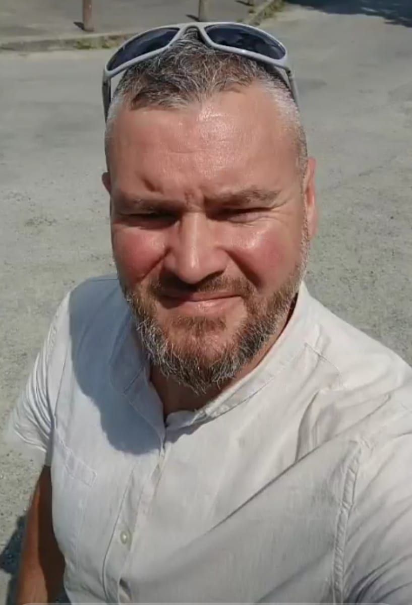 Souheil - Telegram gay à Oberbalmberg Profil de Souheil, 25 ans, Telegram gay à Oberbalmberg (Soleure)