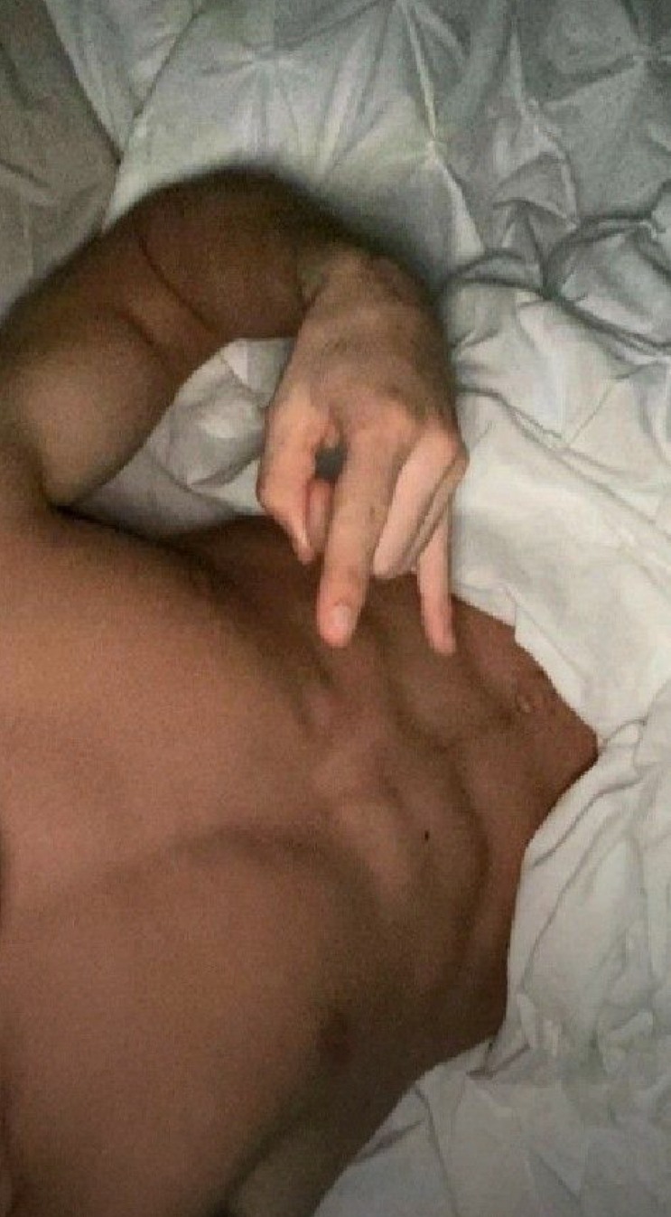 Cheick-omar - Telegram gay à Rossinière Profil de Cheick-omar, 33 ans, Telegram gay à Rossinière (Vaud)