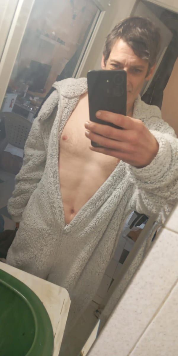 Mesmin - Telegram gay à Fribourg Profil de Mesmin, 26 ans, Telegram gay à Fribourg (Fribourg)