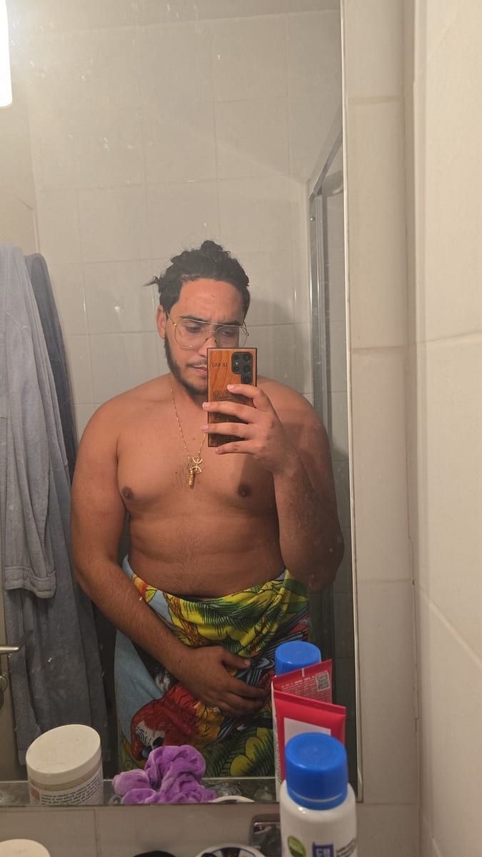 Kendi - Telegram gay à Zernez Profil de Kendi, 31 ans, Telegram gay à Zernez (Grisons)