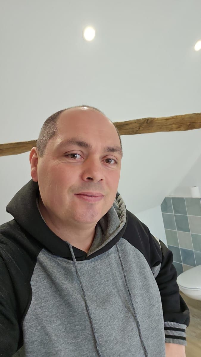 Profil de Jimi, 28 ans, Telegram gay à Bibern SH (Schaffhouse)