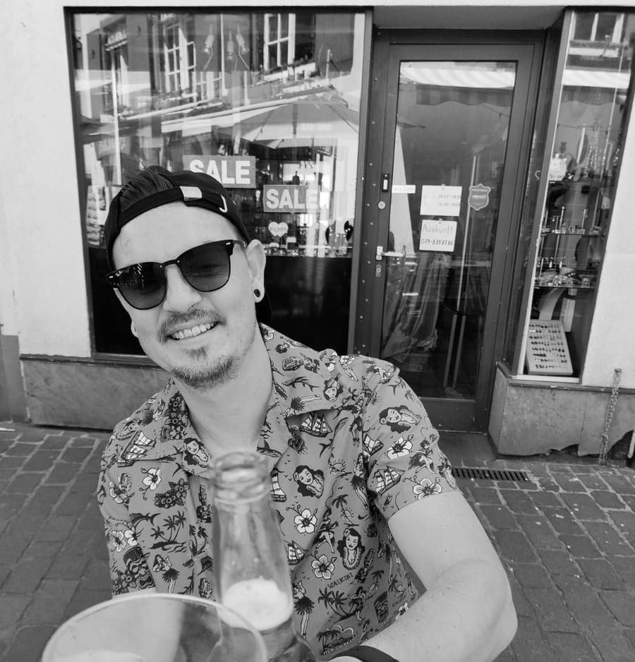 Aleksandre - Telegram gay à Bibern SO Profil de Aleksandre, 29 ans, Telegram gay à Bibern SO (Soleure)