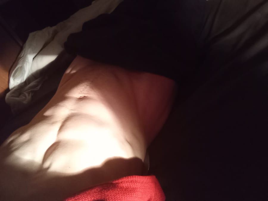 Fahad - Telegram gay à Vésenaz Profil de Fahad, 24 ans, Telegram gay à Vésenaz (Genève)