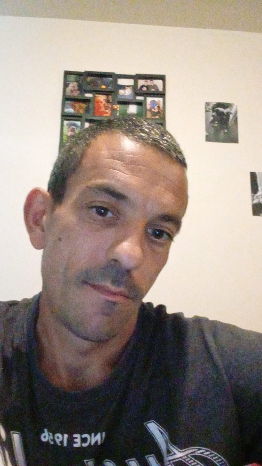 Djordan - Telegram gay à Zwillikon Profil de Djordan, 30 ans, Telegram gay à Zwillikon (Zurich)