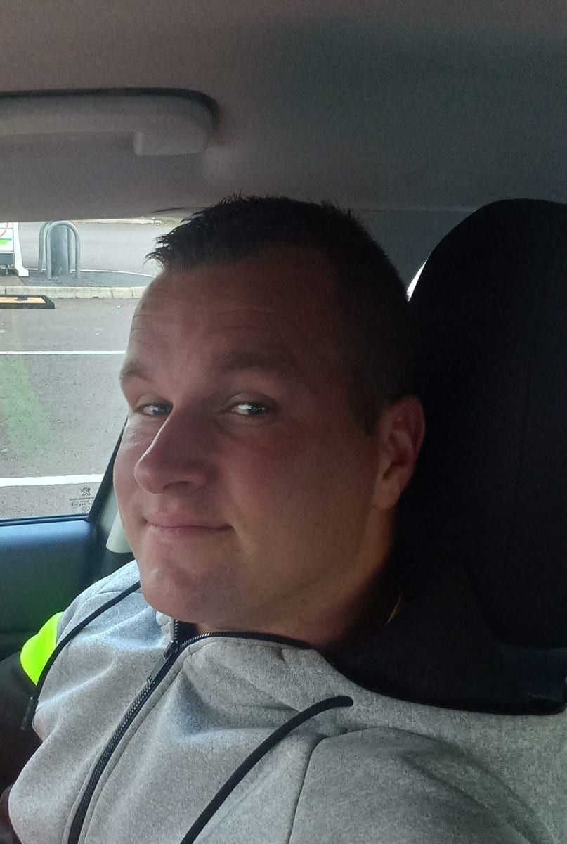 Yliess - Telegram gay à Retschwil Profil de Yliess, 32 ans, Telegram gay à Retschwil (Lucerne)