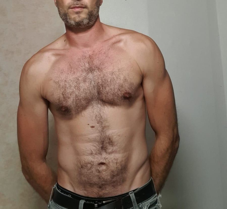 Riaz - Telegram gay à Zinal Profil de Riaz, 40 ans, Telegram gay à Zinal (Valais)