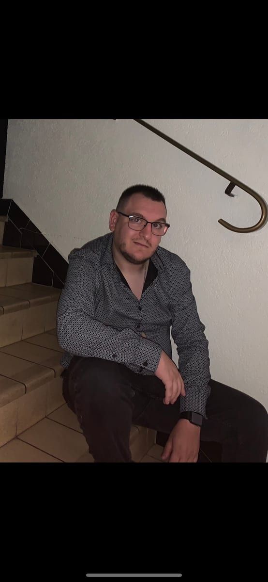 Diafara - Telegram gay à Vicques Profil de Diafara, 45 ans, Telegram gay à Vicques (Jura)