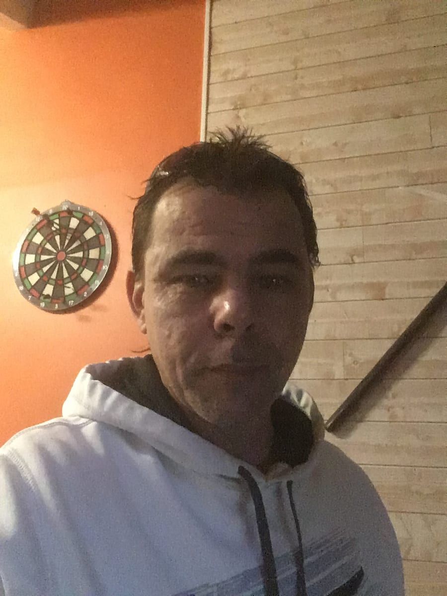 Profil de Sefa, 38 ans, Telegram gay à Denezy (Vaud)