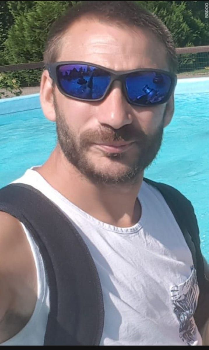 Profil de Anousack, 35 ans, Telegram gay à Wilchingen (Schaffhouse)