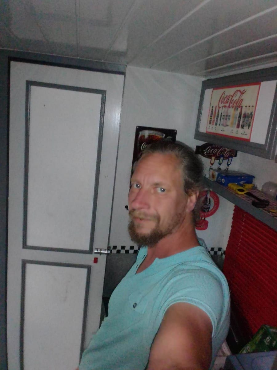 Profil de Joscelyn, 23 ans, Telegram gay à Binn (Valais)