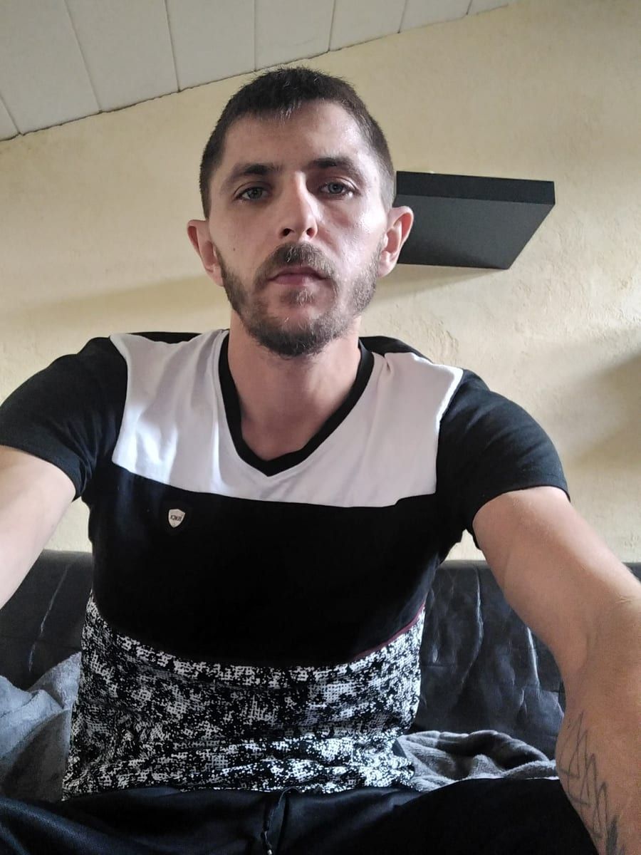 Secondo - Telegram gay à Retschwil Profil de Secondo, 42 ans, Telegram gay à Retschwil (Lucerne)