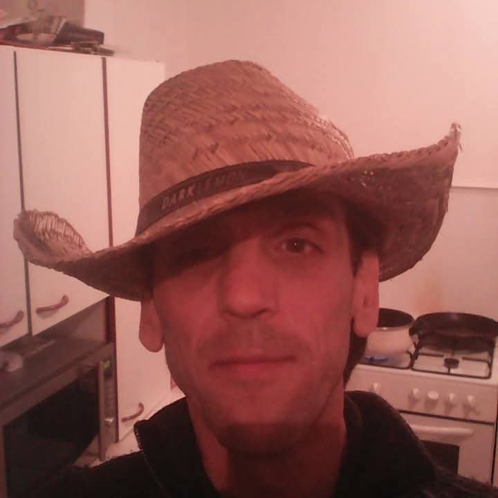 Rodriguez - Telegram gay à Zwingen Profil de Rodriguez, 42 ans, Telegram gay à Zwingen (Bâle-Campagne)