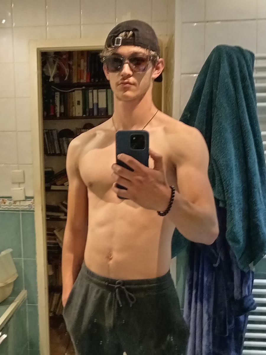 Ettore - Telegram gay à Bibern SO Profil de Ettore, 22 ans, Telegram gay à Bibern SO (Soleure)