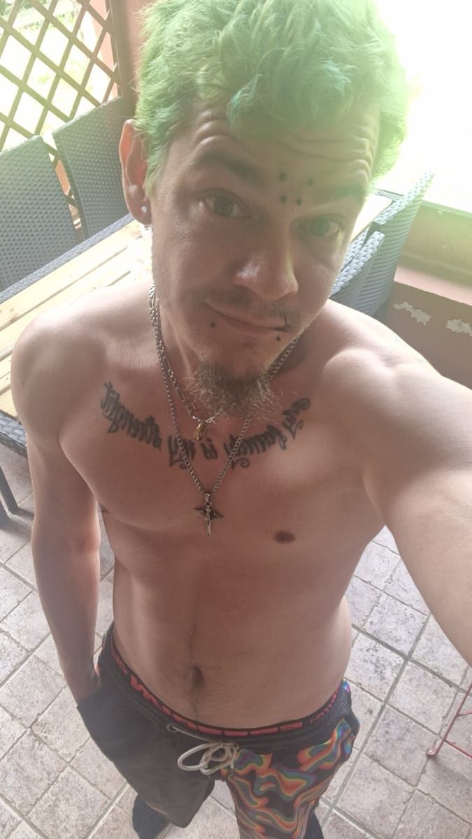 Profil de Elyes, 38 ans, Telegram gay à Massongex (Valais)