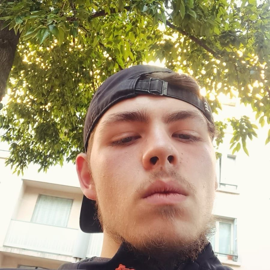 Osmane - Telegram gay à Zollikerberg Profil de Osmane, 33 ans, Telegram gay à Zollikerberg (Zurich)
