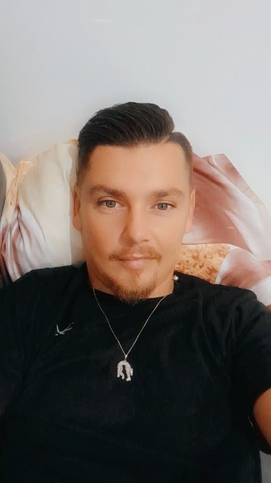 Profil de Killien, 38 ans, Telegram gay à Chéserex (Vaud)