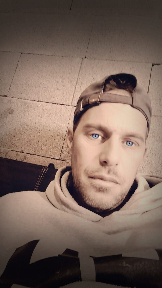 Sayf - Telegram gay à Niedergösgen Profil de Sayf, 24 ans, Telegram gay à Niedergösgen (Soleure)