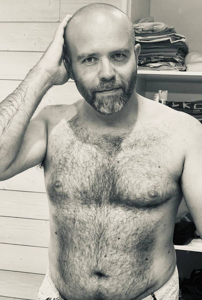 Jalale - Telegram gay à Zunzgen Profil de Jalale, 25 ans, Telegram gay à Zunzgen (Bâle-Campagne)